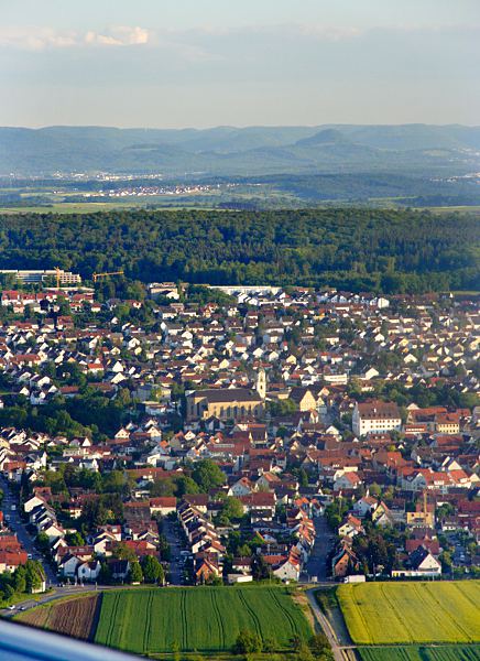 Luftaufnahme: Neuhausen auf den Fildern, dahinter Schwbische Alb und Achalm
