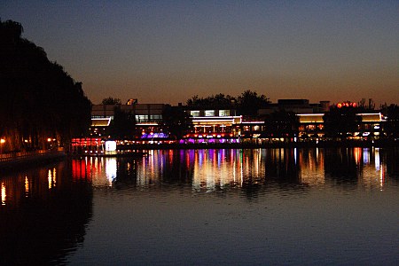 Qianhai, Peking, bei Nacht