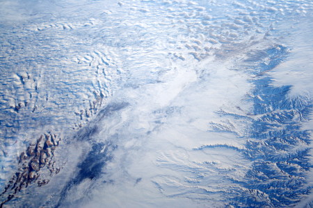 Luftaufnahme verschneiter Landschaft